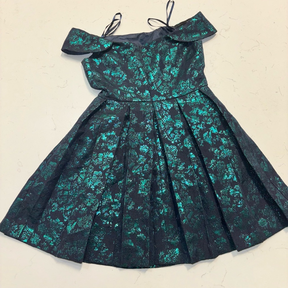 Elegant Gianni Bini Metallic Brocade Dress